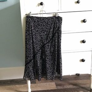 Really pretty skirt - size small